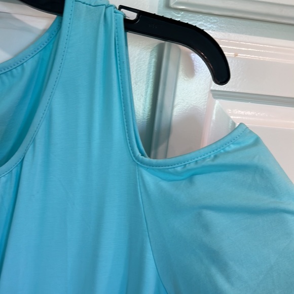 Beautiful floor length floral dress - Picture 6 of 11